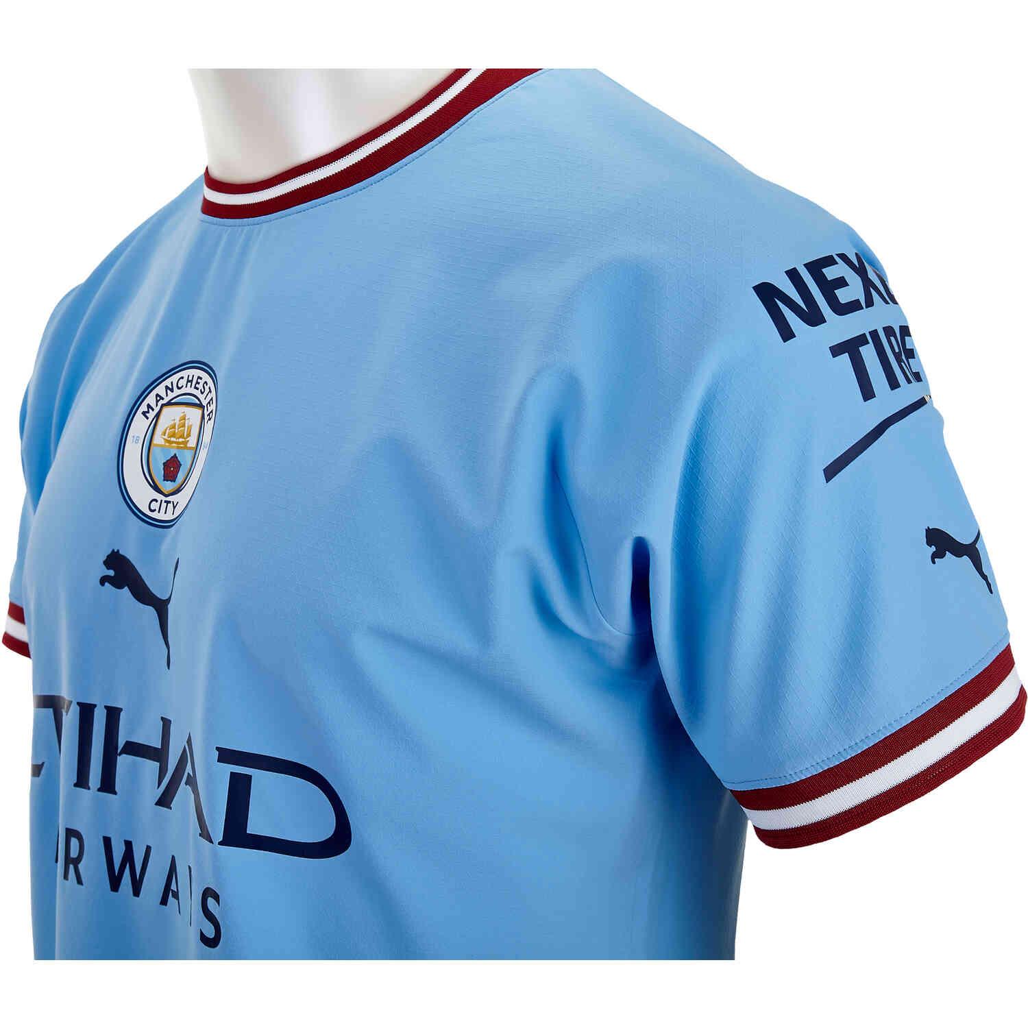 Side angle of Manchester City Gundogan #8 Jersey - Sky Blue Home Kit - Breathable polyester fabric