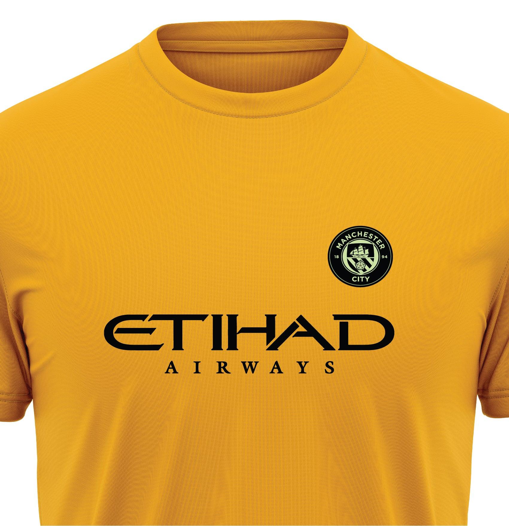Flat Lay: Folded view of the yellow De Bruyne #17 short-sleeve sports t-shirt.